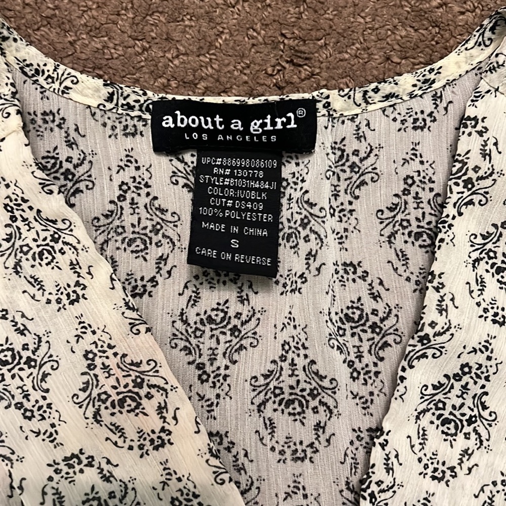 Ivory blouse - Picture 4 of 5